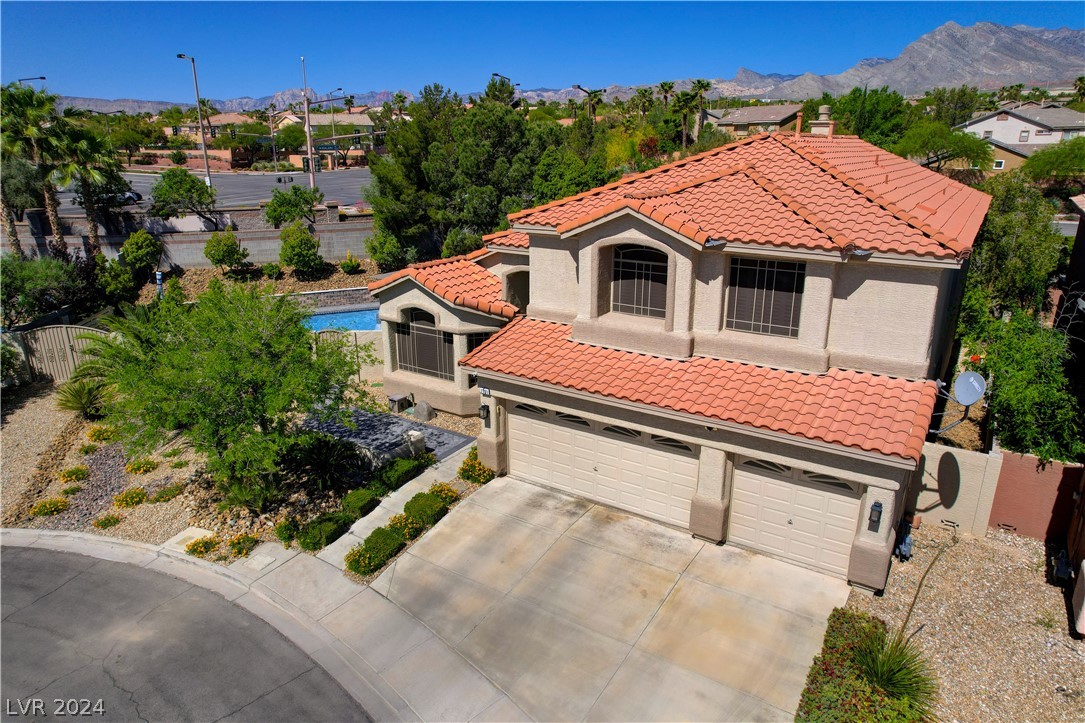 1101 Ventura Hills Street