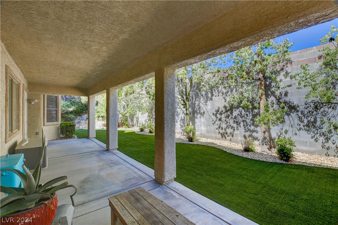 1101 Ventura Hills Street