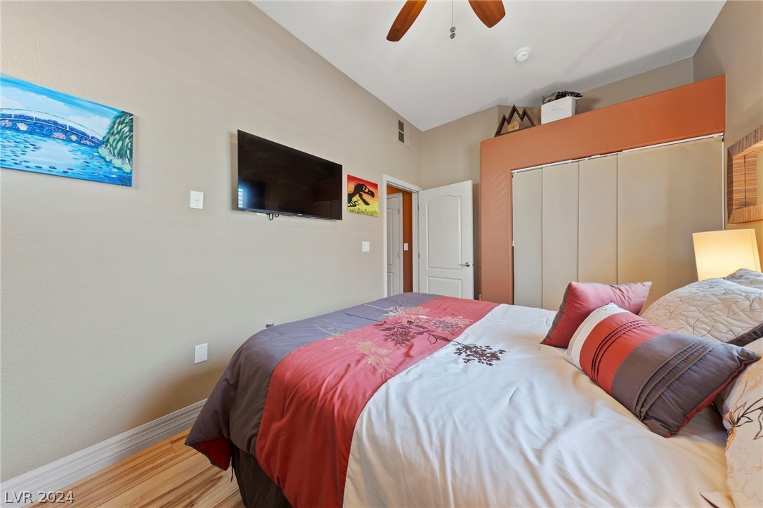2305 West Horizon Ridge Parkway 1212