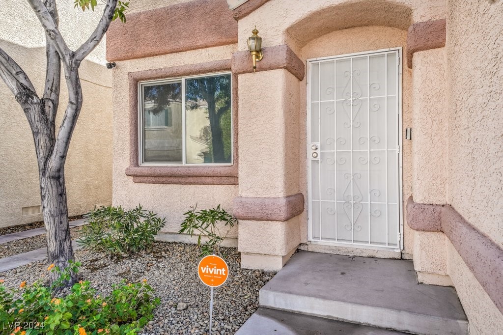 9980 Swimming Hole Street