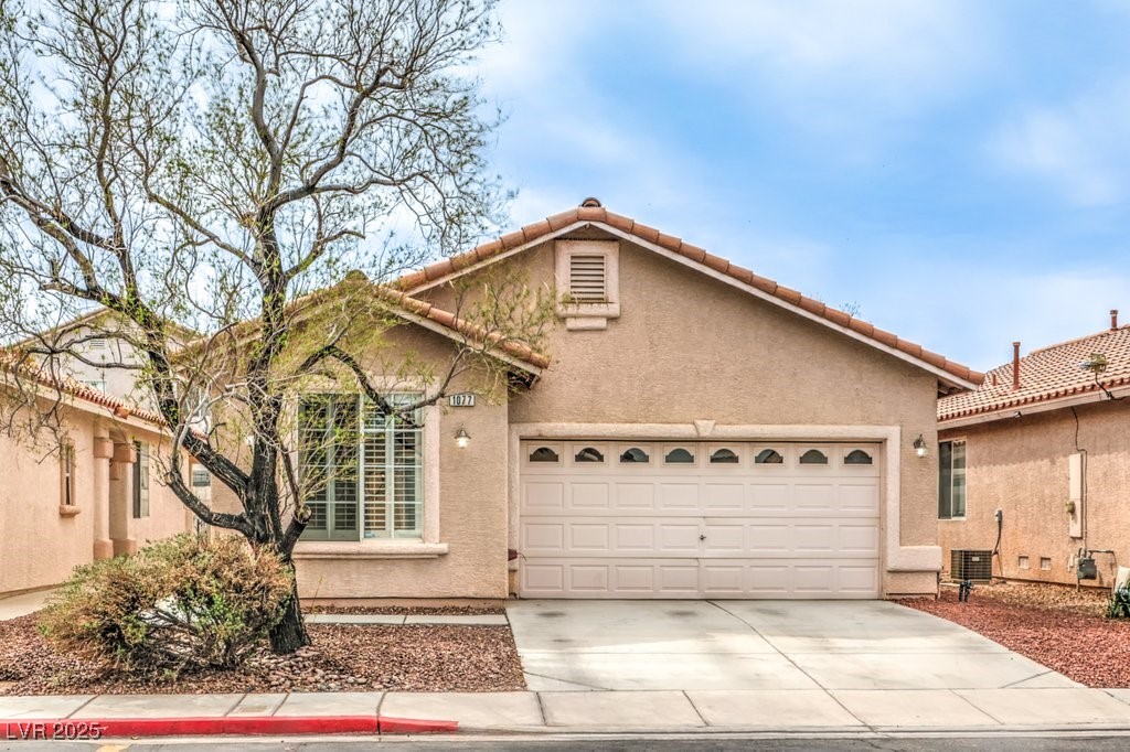 1077 Sweeping Vine Avenue