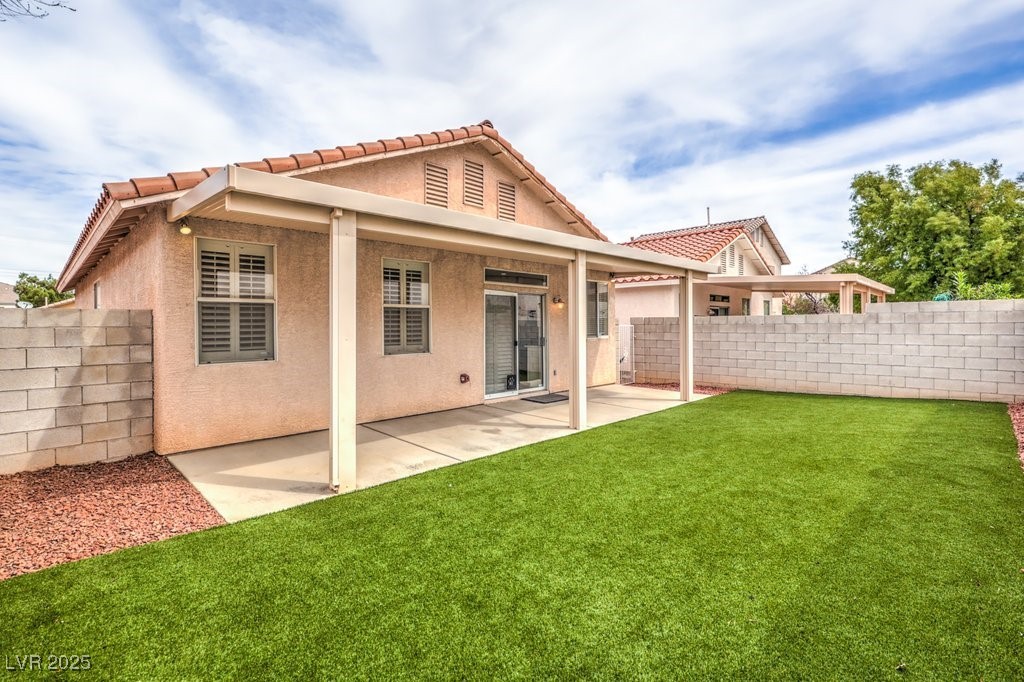1077 Sweeping Vine Avenue