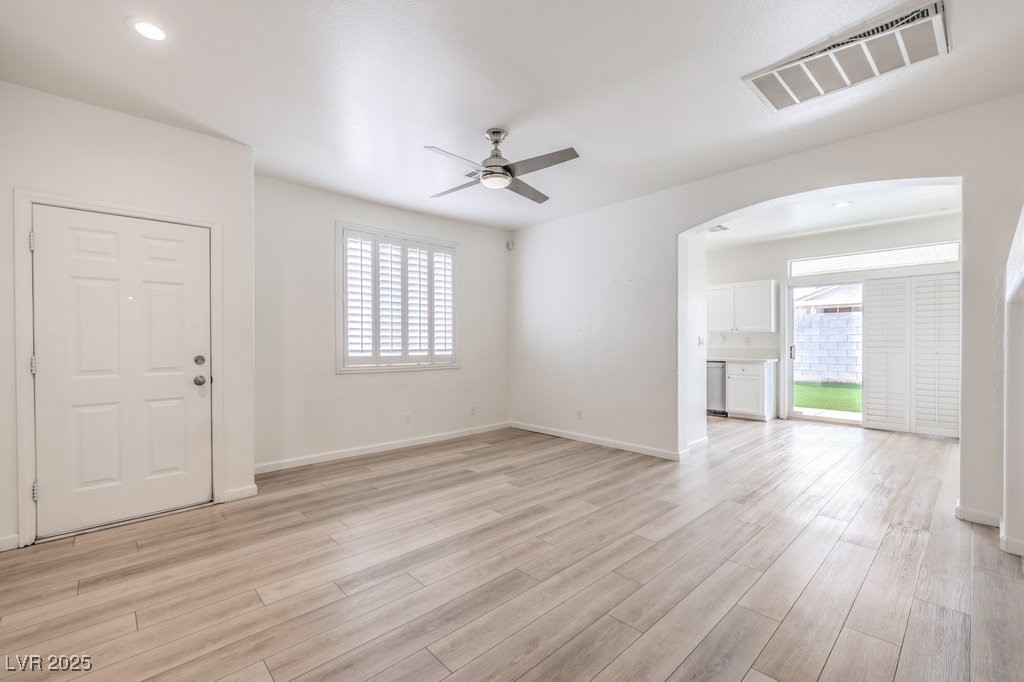 1077 Sweeping Vine Avenue