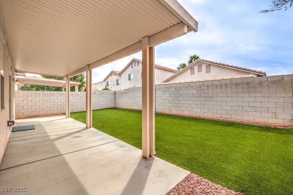 1077 Sweeping Vine Avenue