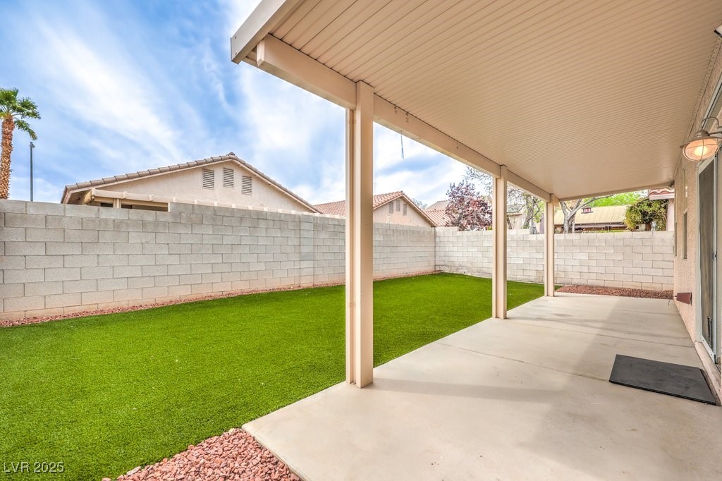 1077 Sweeping Vine Avenue