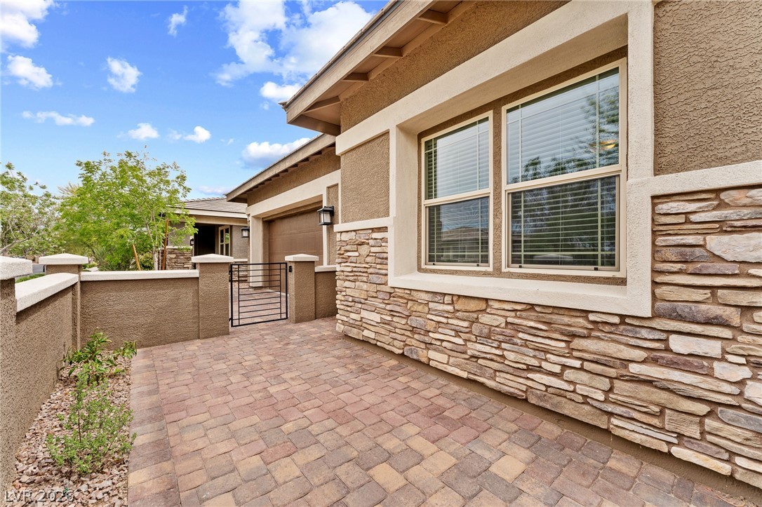 485 Enfatico Place