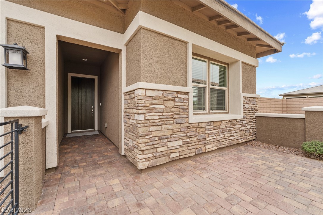 485 Enfatico Place