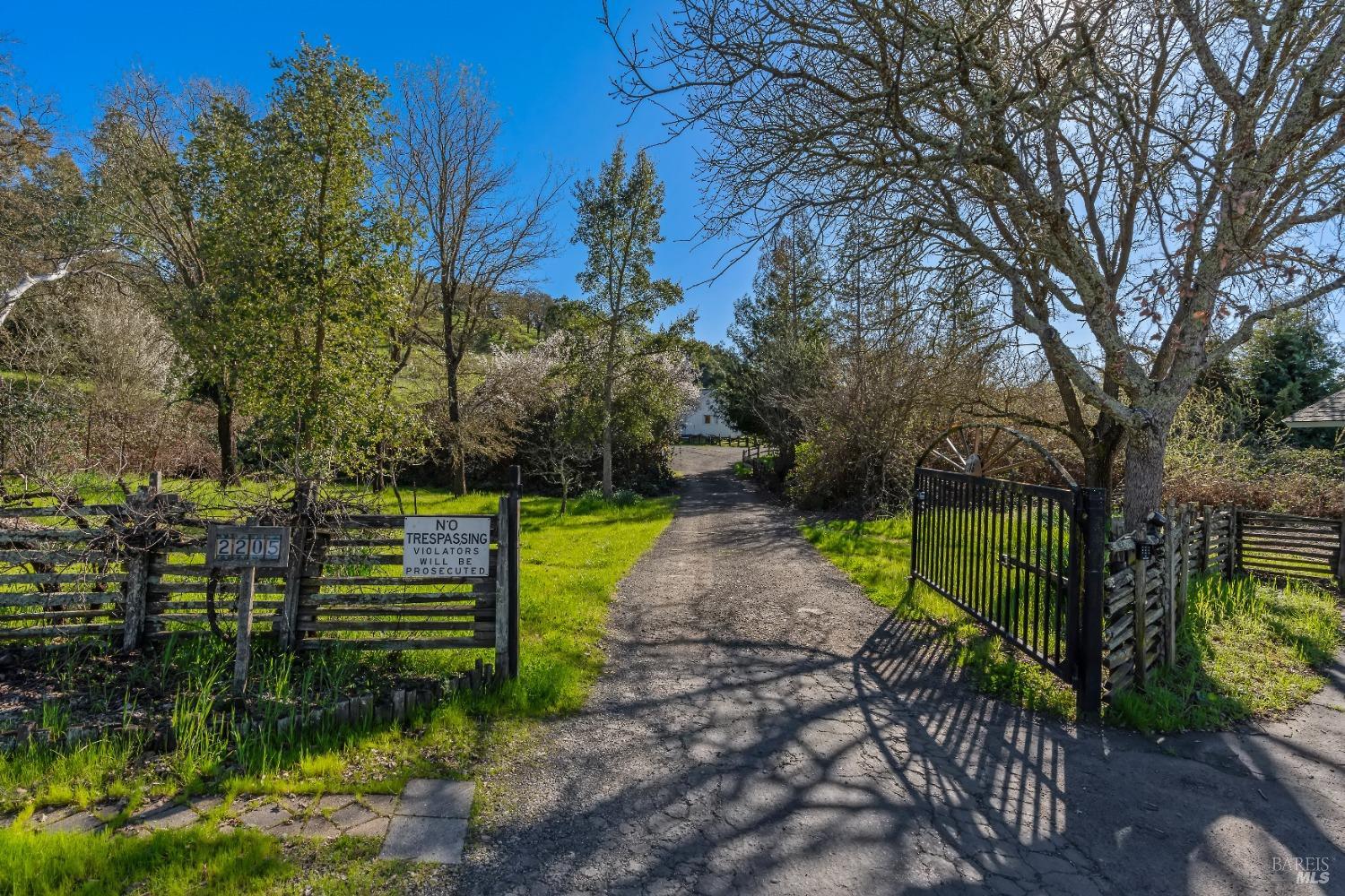 2205 Loma Heights Rd