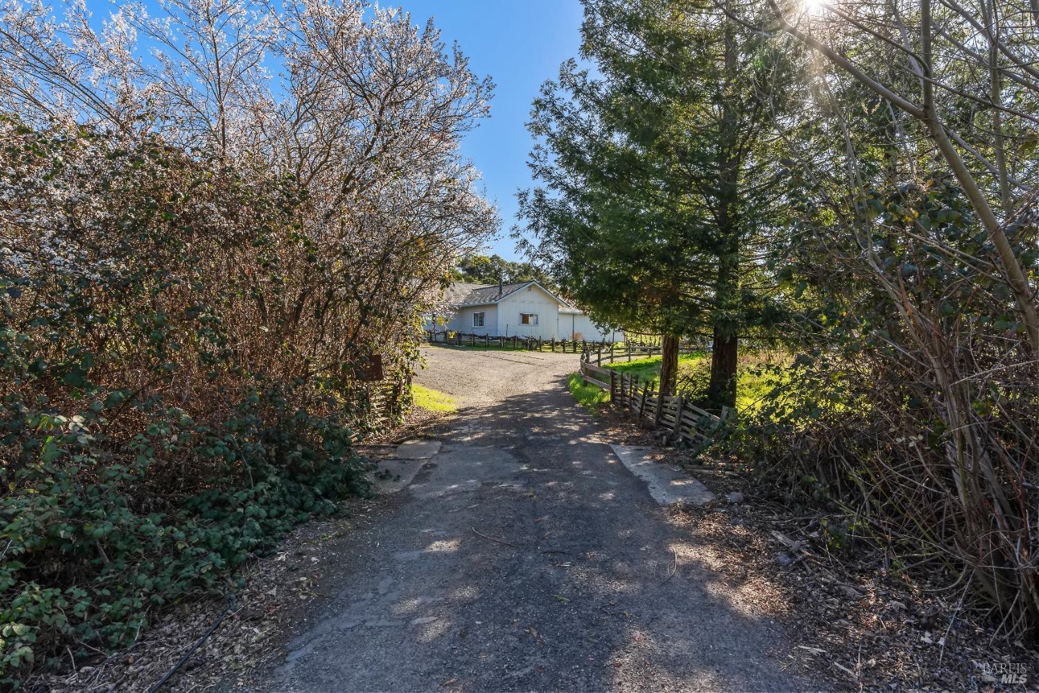 2205 Loma Heights Rd