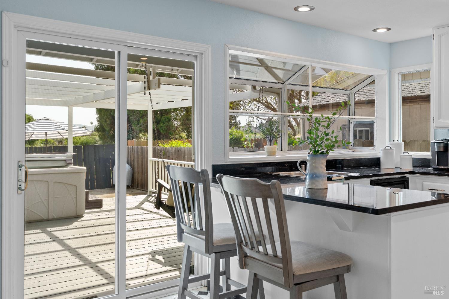 733 Whispering Bay Ln