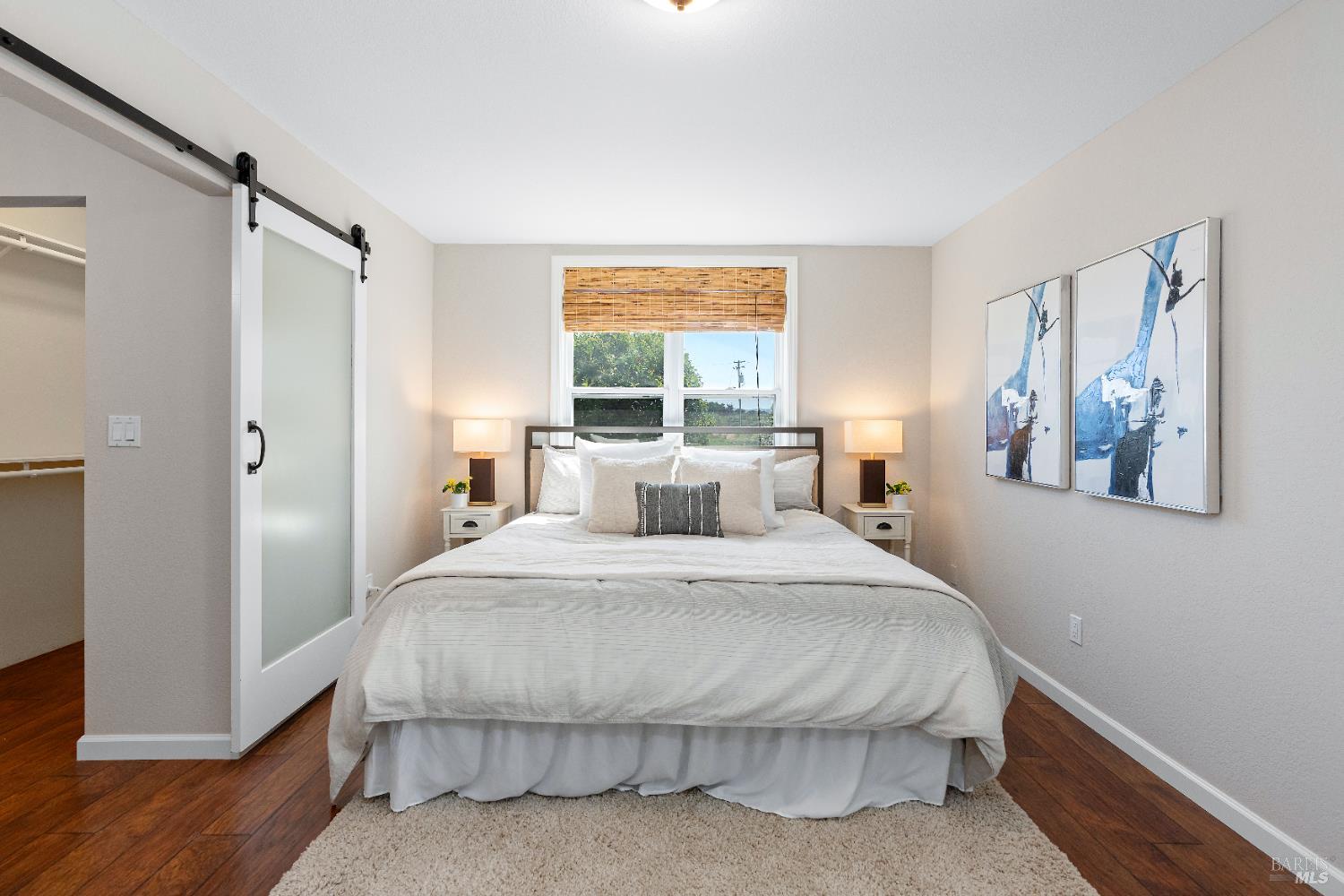 733 Whispering Bay Ln