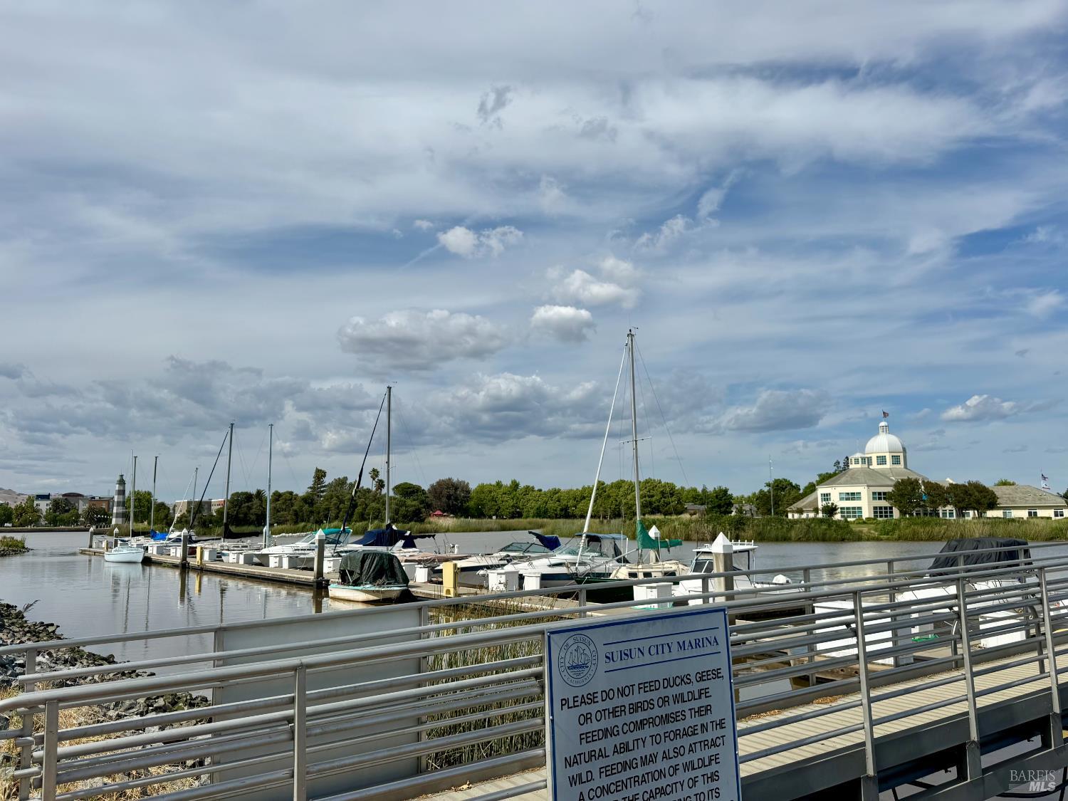 733 Whispering Bay Ln