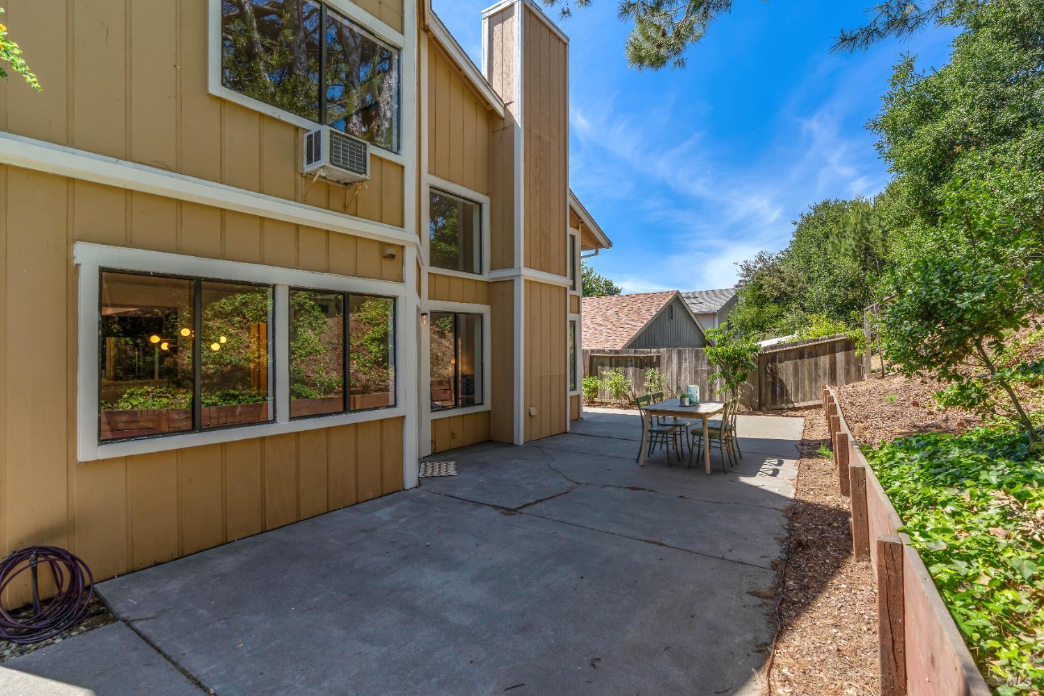 124 Nalisty Dr