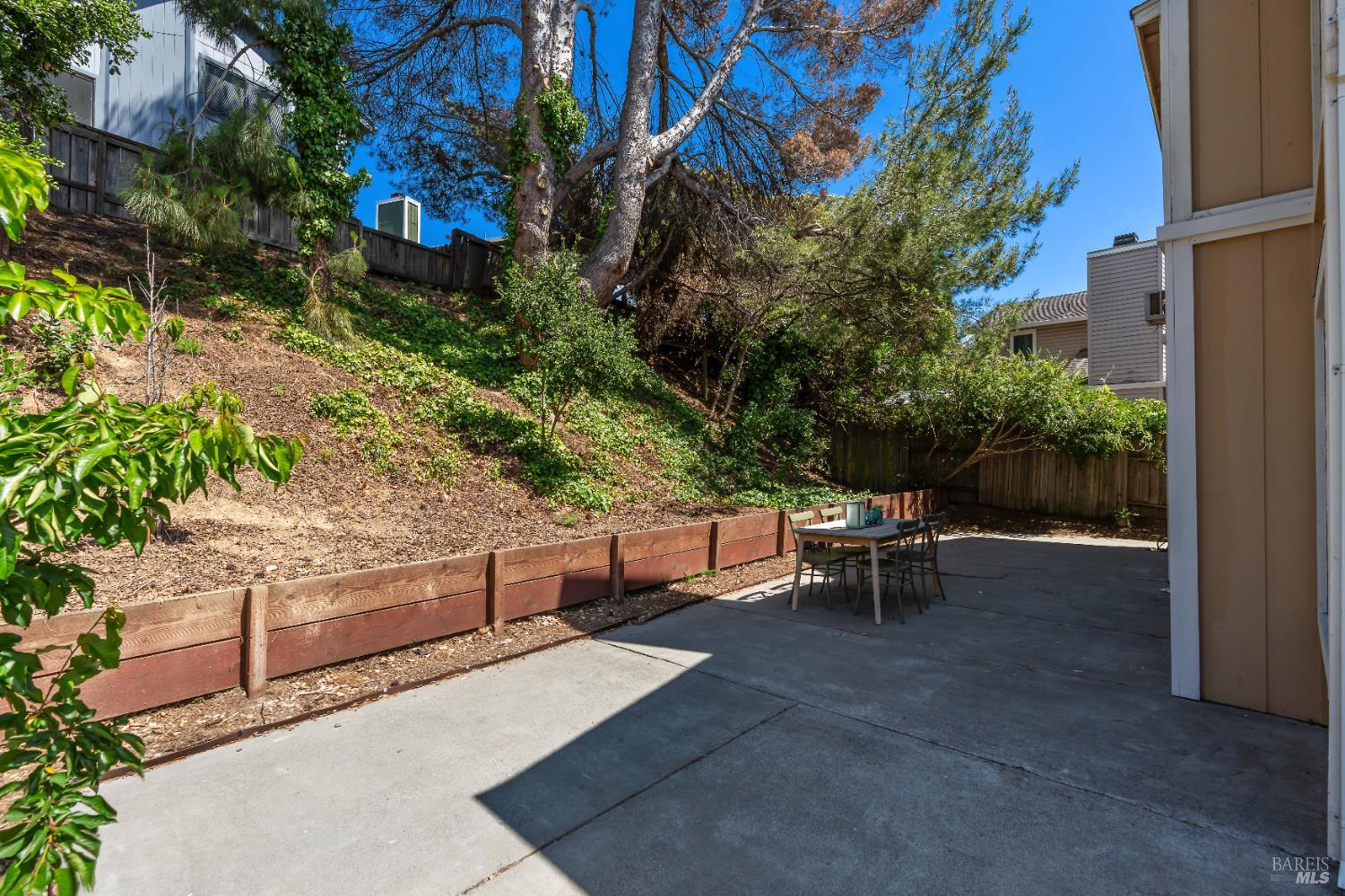 124 Nalisty Dr