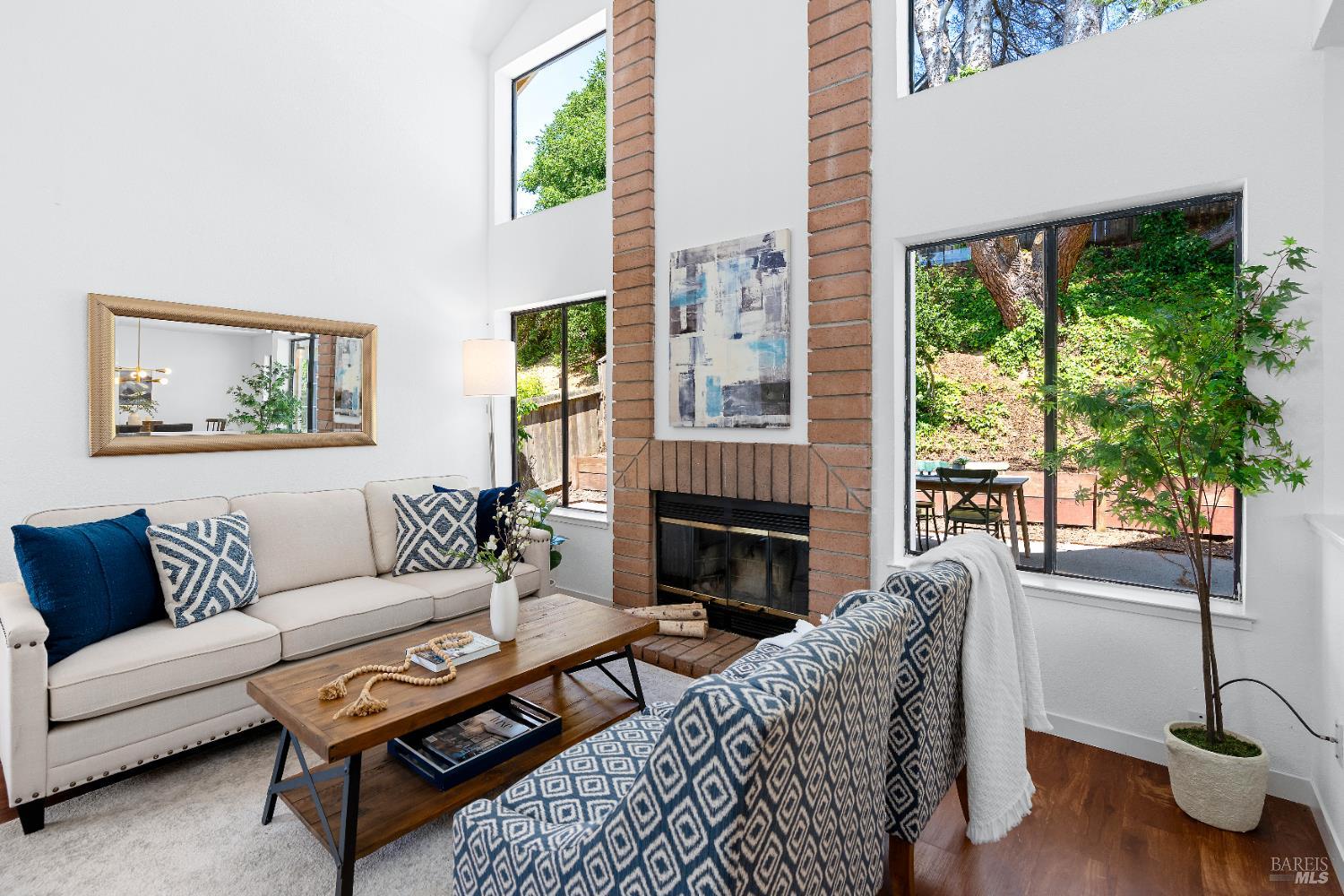 124 Nalisty Dr