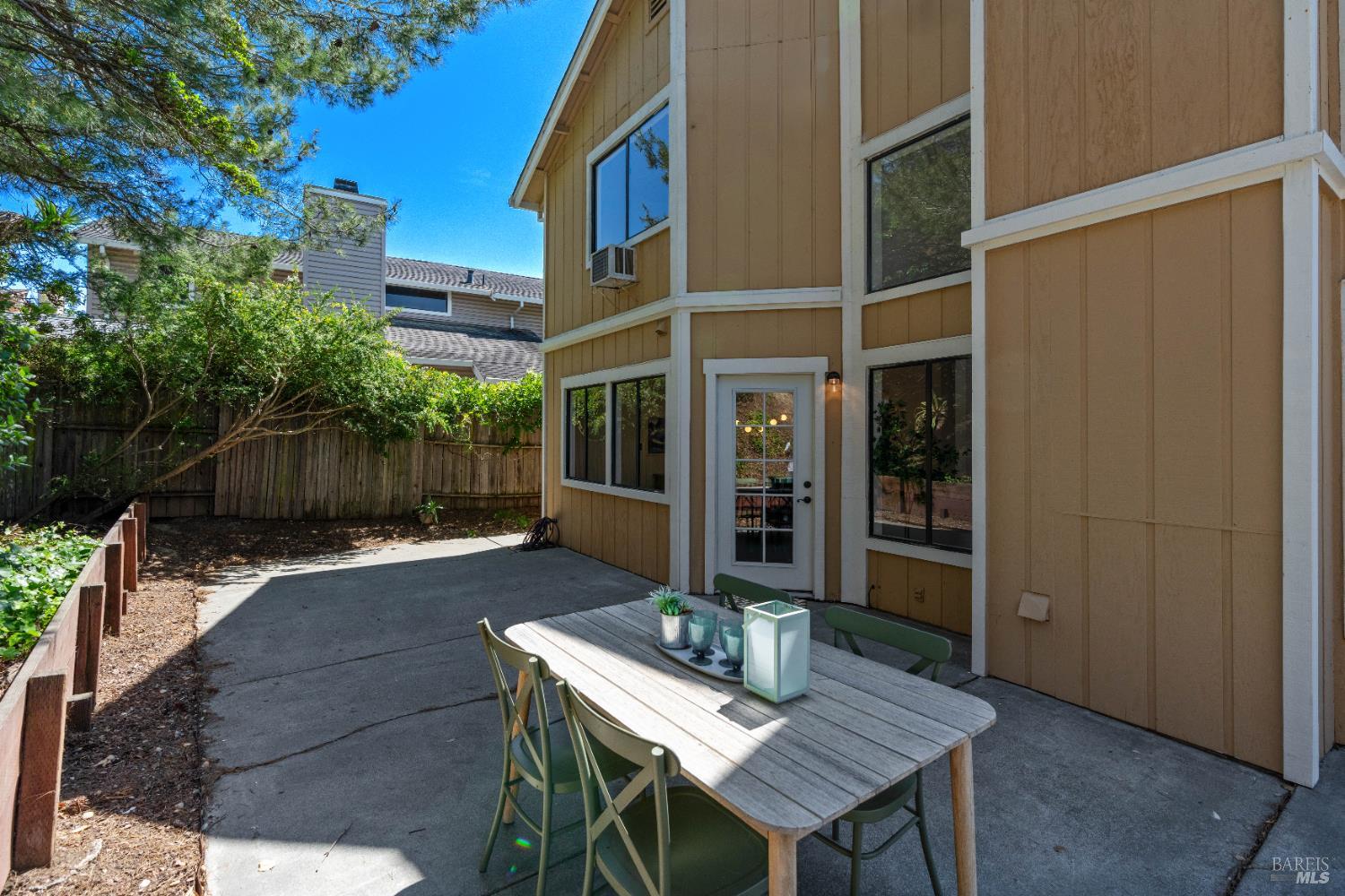 124 Nalisty Dr