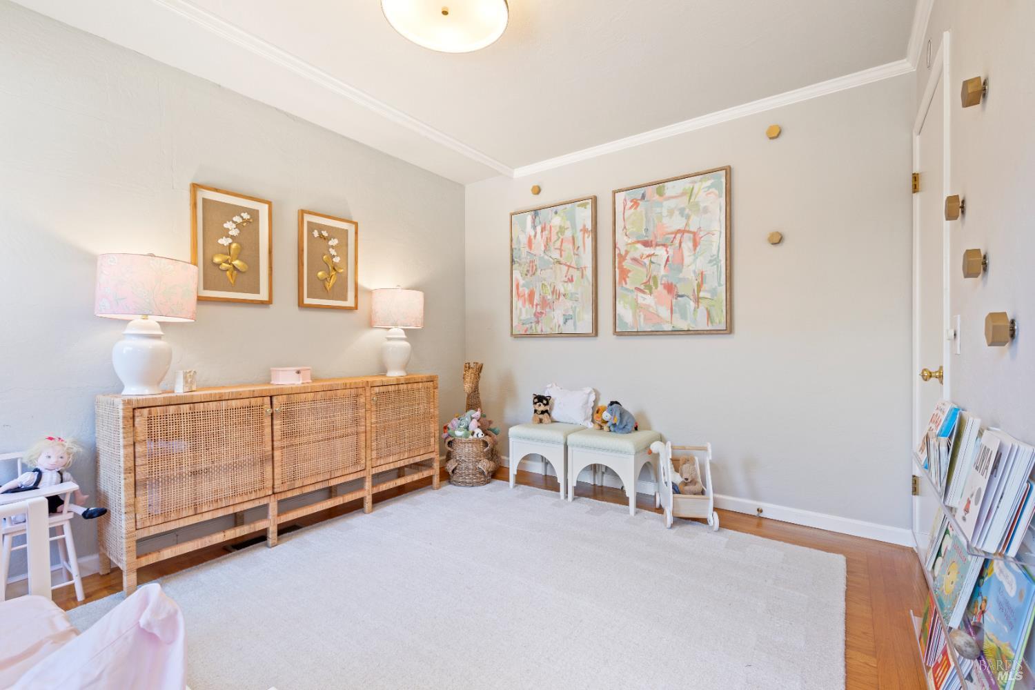 2067 W Lincoln Street