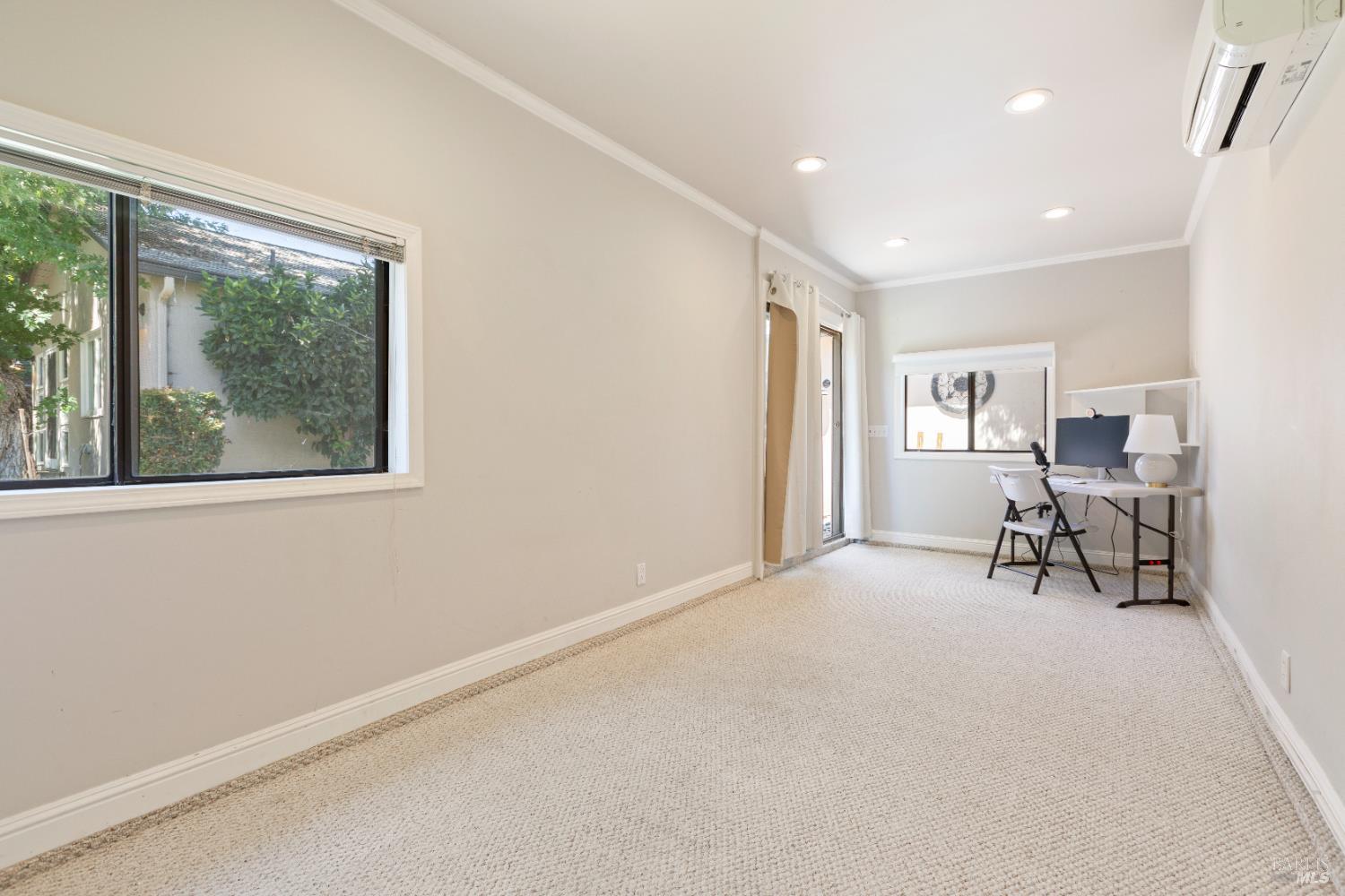 2067 W Lincoln Street