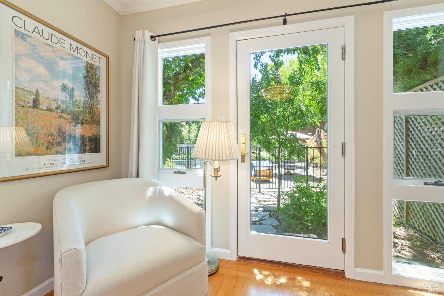 2067 W Lincoln Street