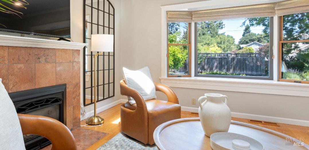 2067 W Lincoln Street