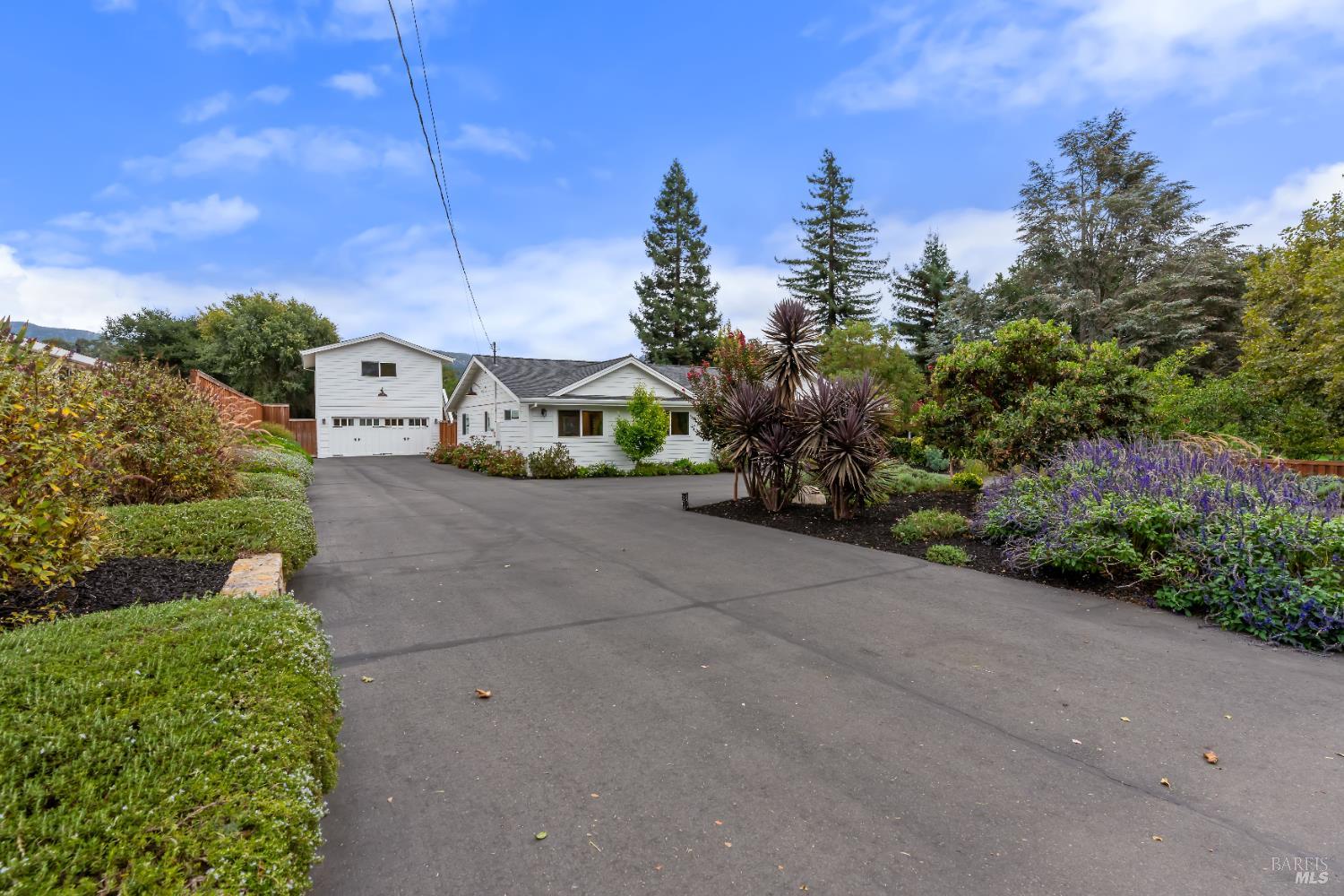 1044 4th Ave