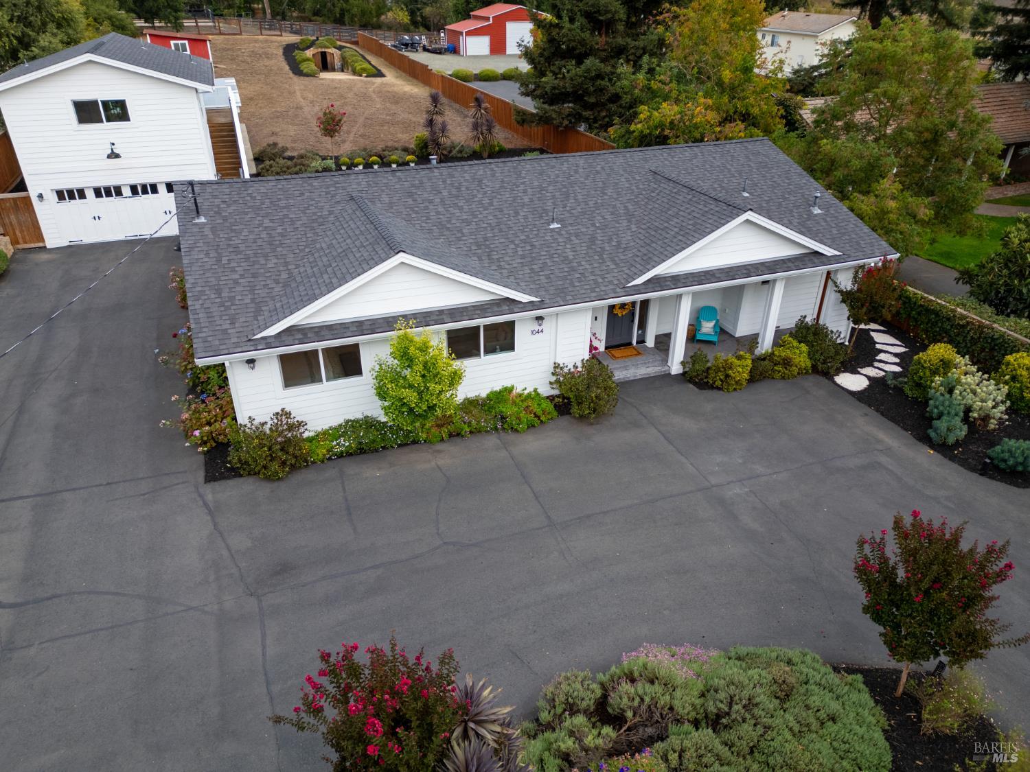 1044 4th Ave