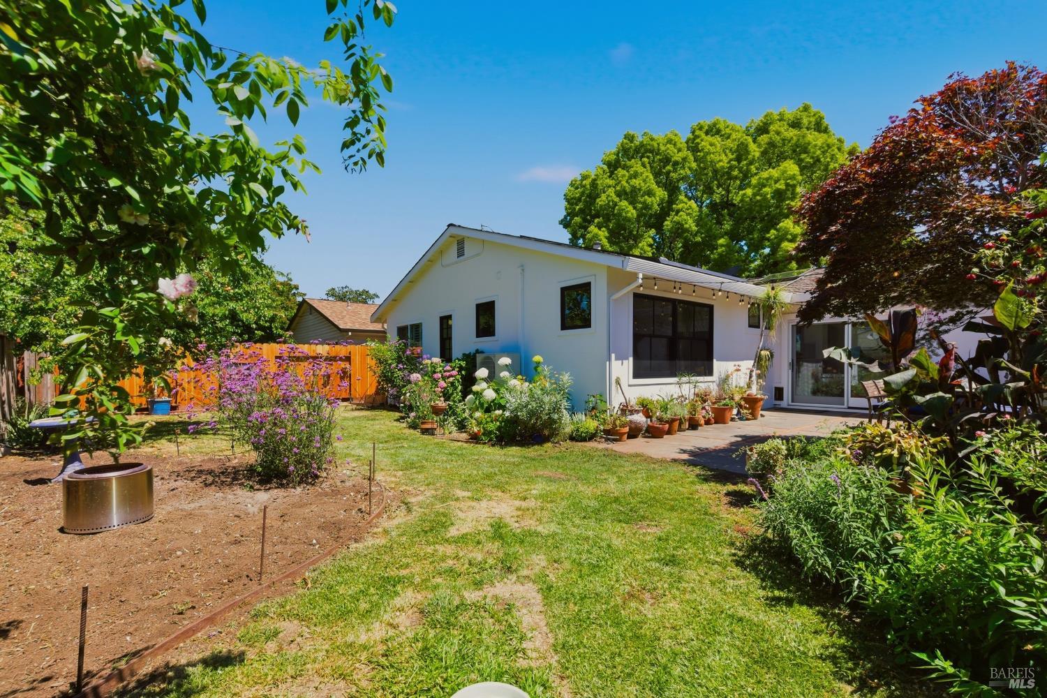 2512 Macgregor Court