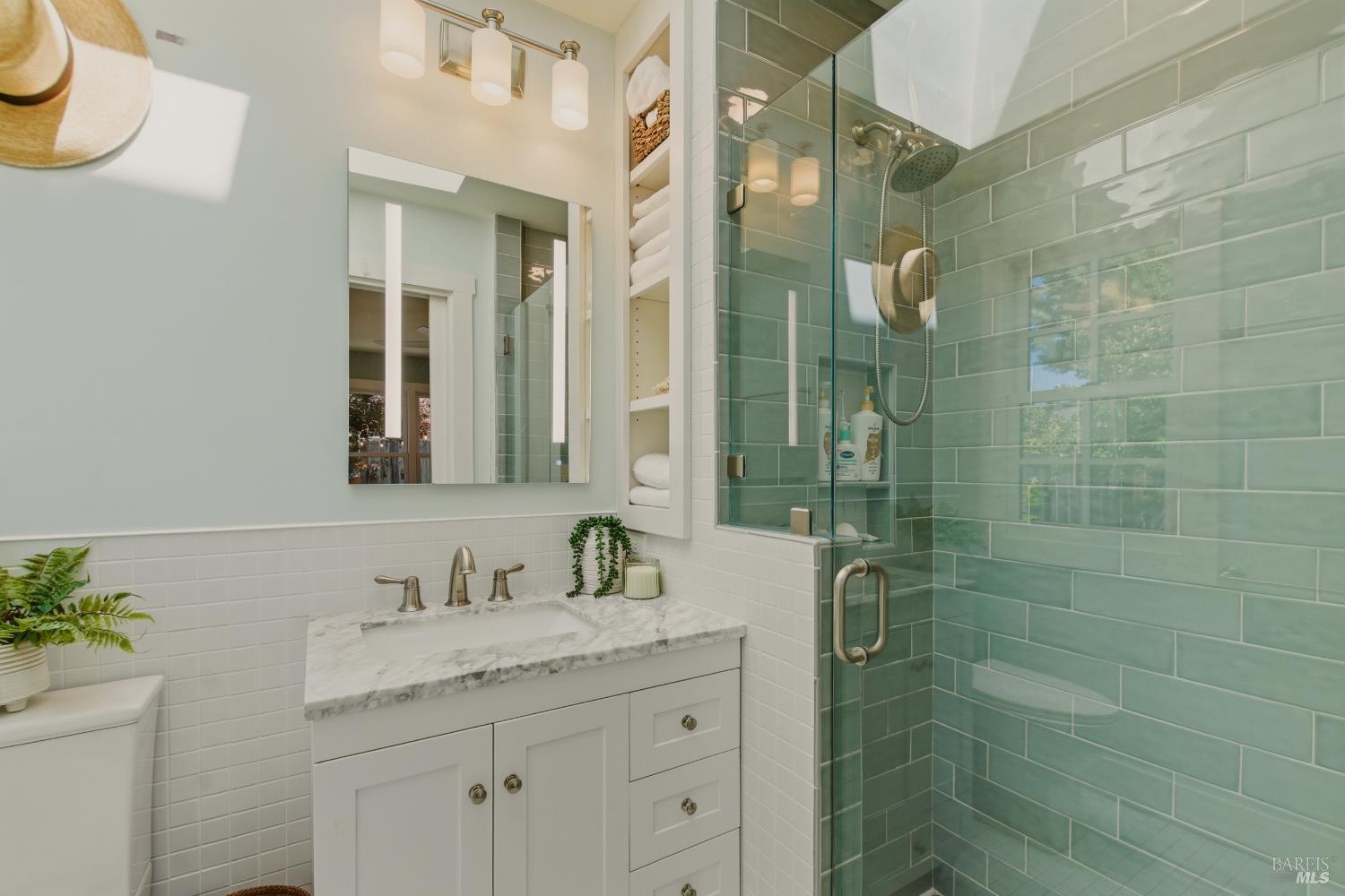 2512 Macgregor Court