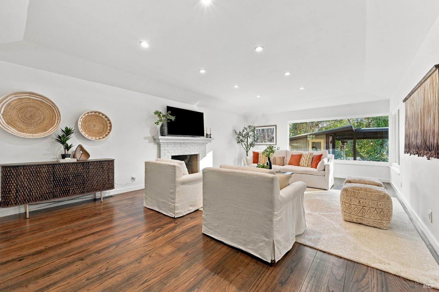 50 Oakcrest Court