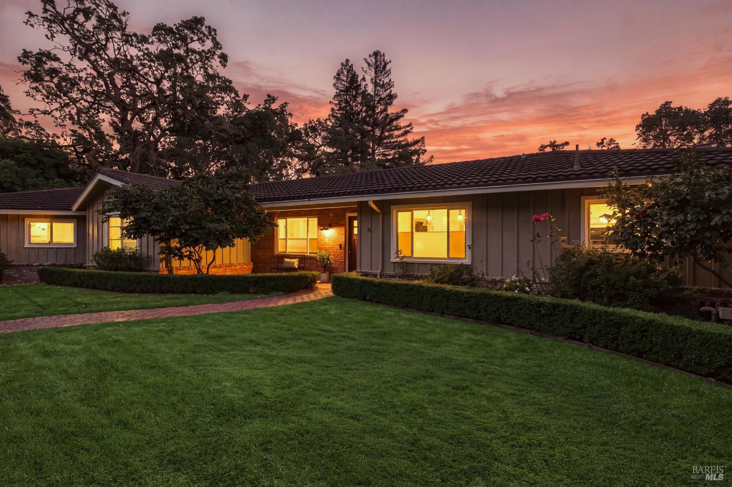 50 Oakcrest Court