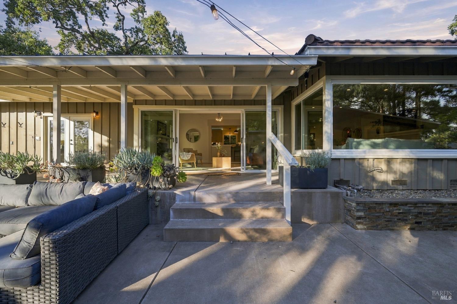 50 Oakcrest Court