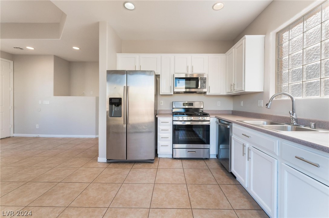 6469 Raven Hall Street