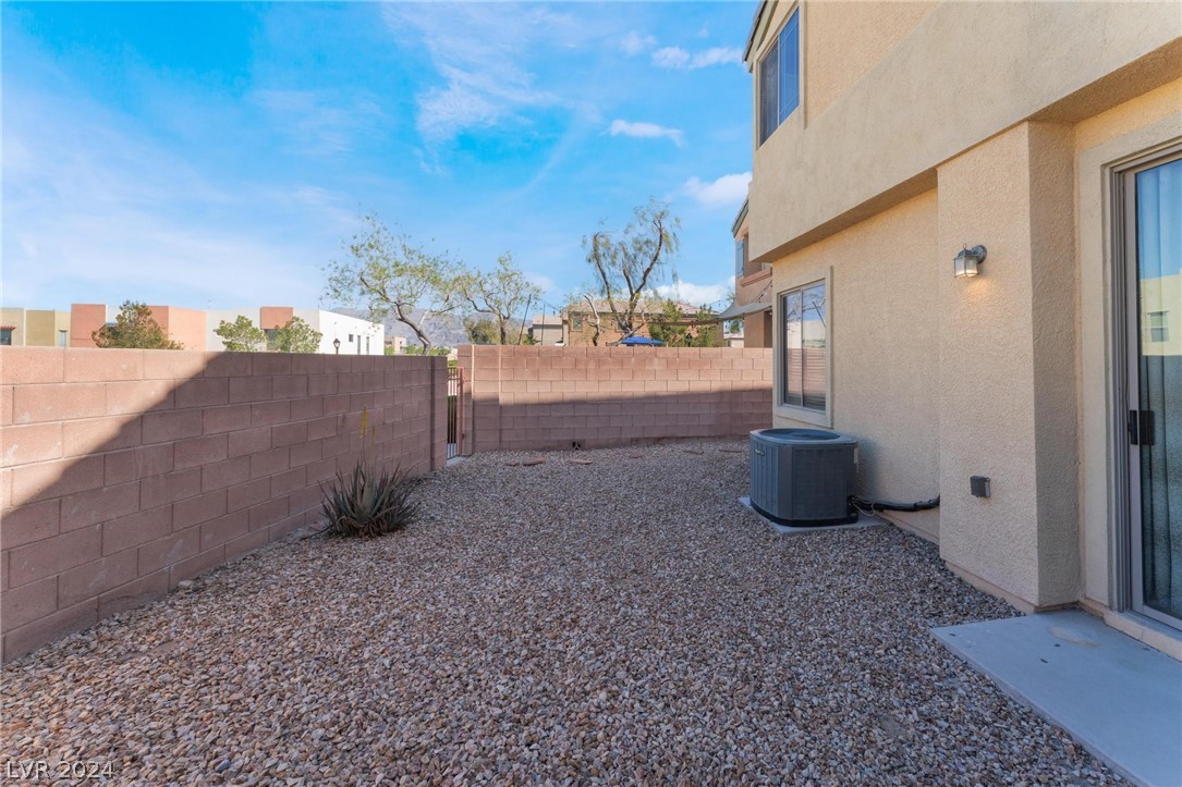 6469 Raven Hall Street