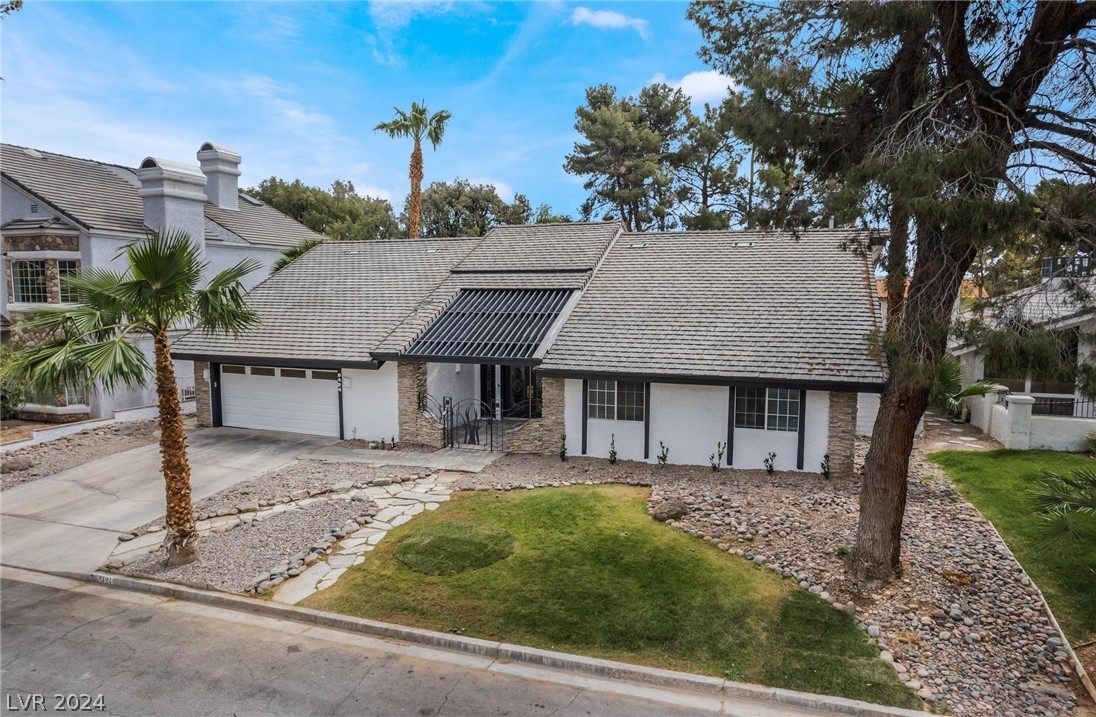 2424 Greens Avenue