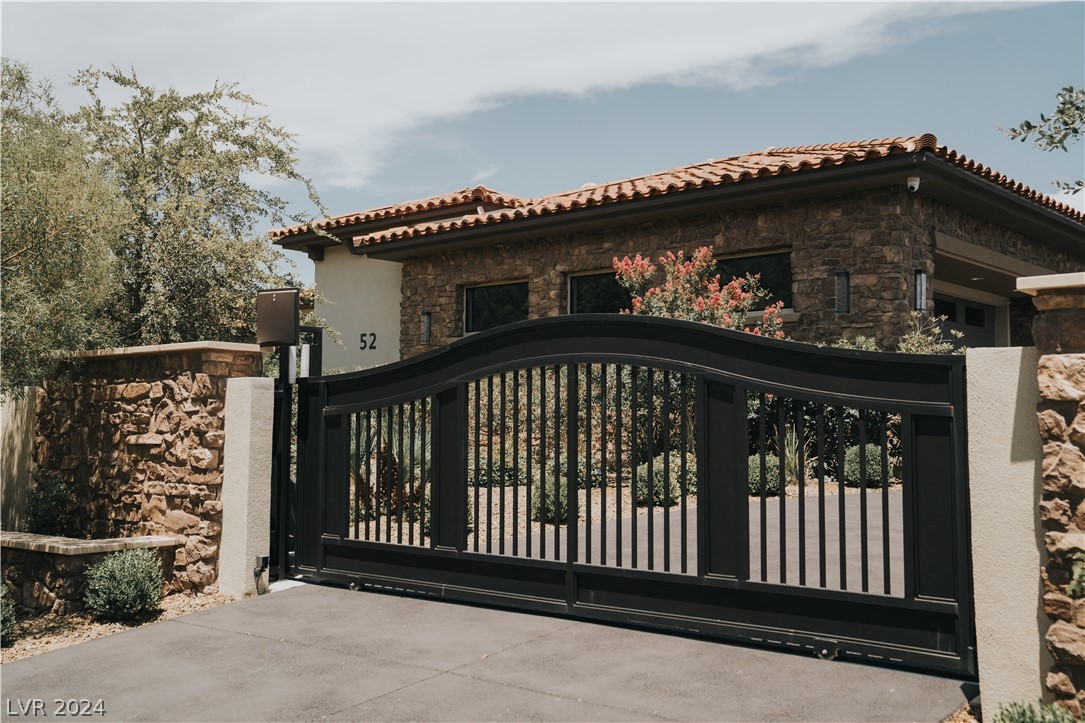 52 Olympia Canyon Way