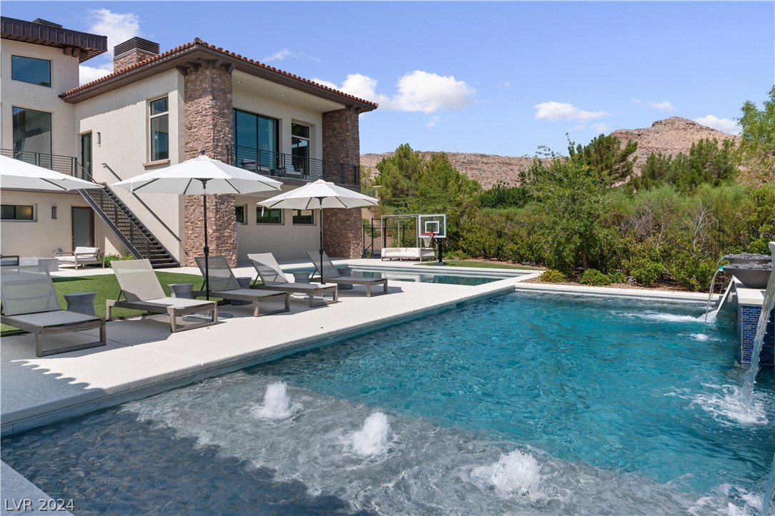 52 Olympia Canyon Way