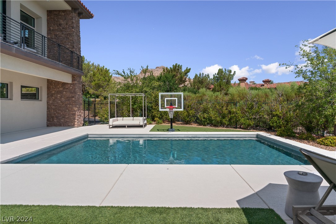 52 Olympia Canyon Way