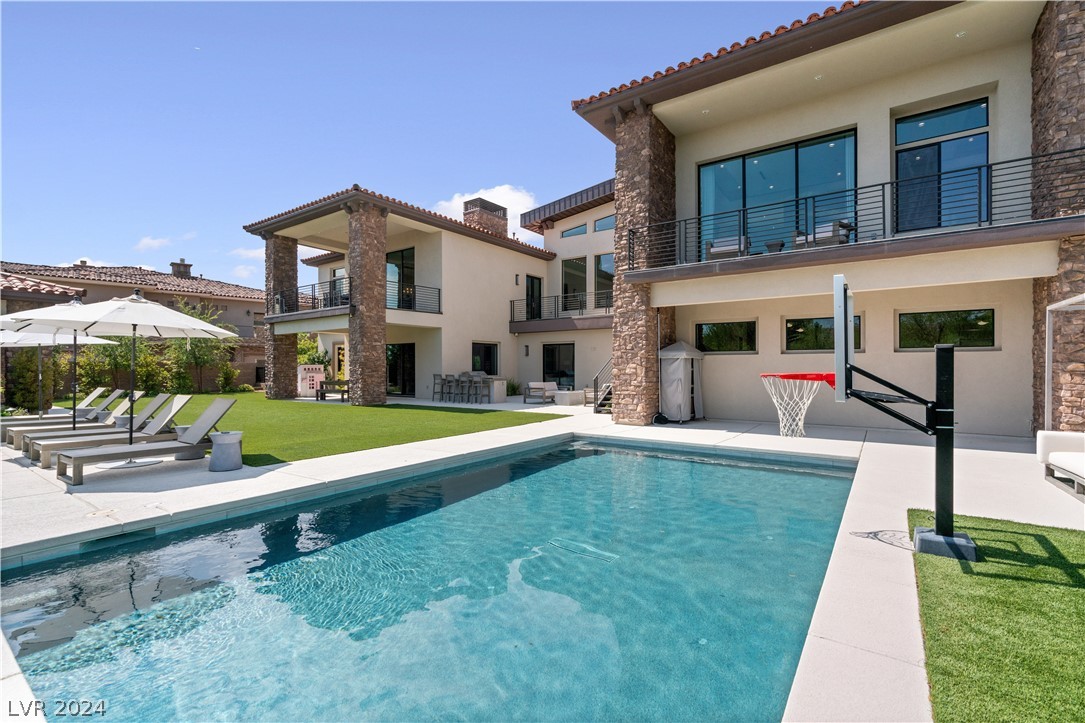 52 Olympia Canyon Way