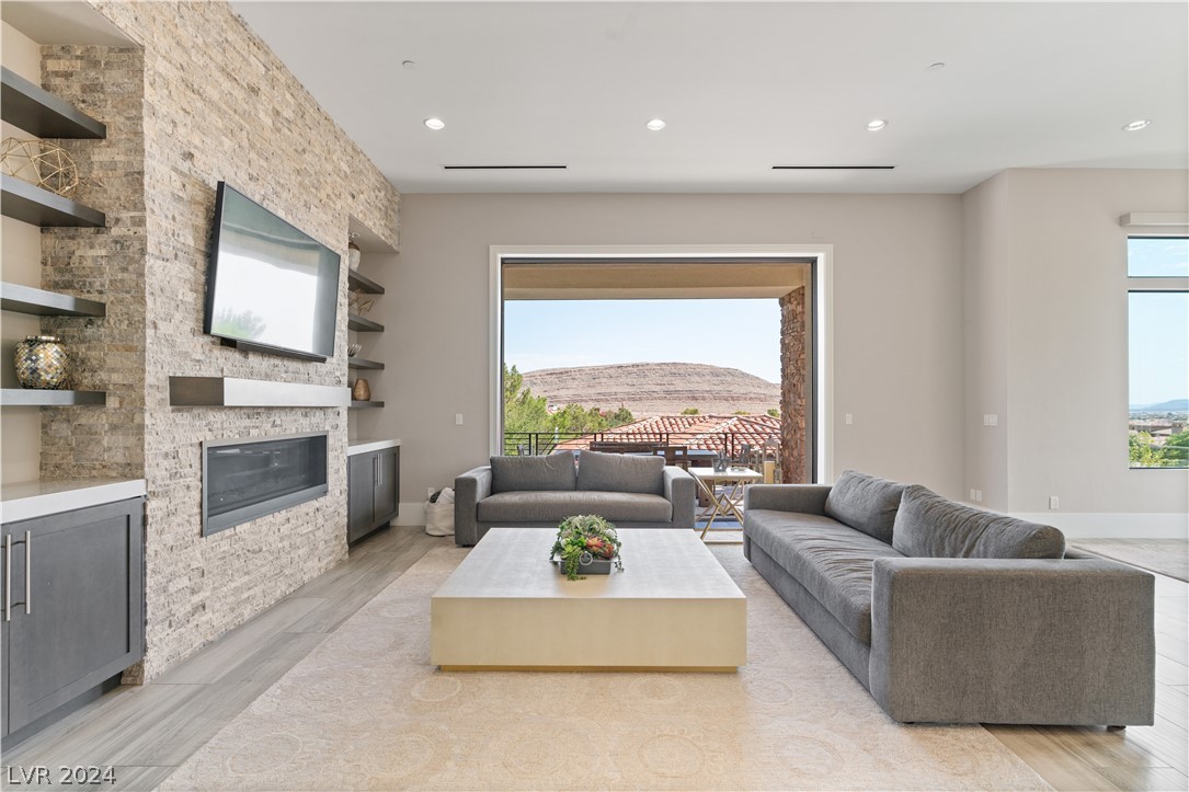 52 Olympia Canyon Way