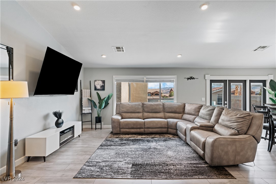 1210 San Eduardo Avenue