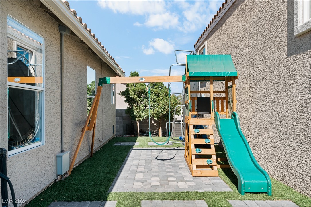 1210 San Eduardo Avenue