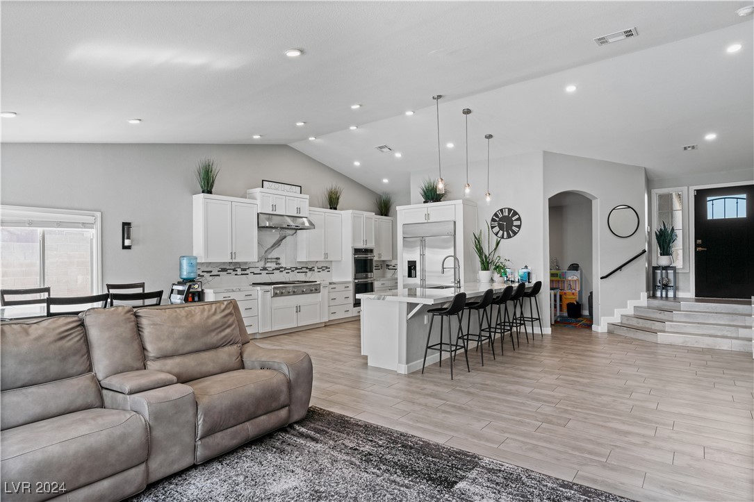 1210 San Eduardo Avenue