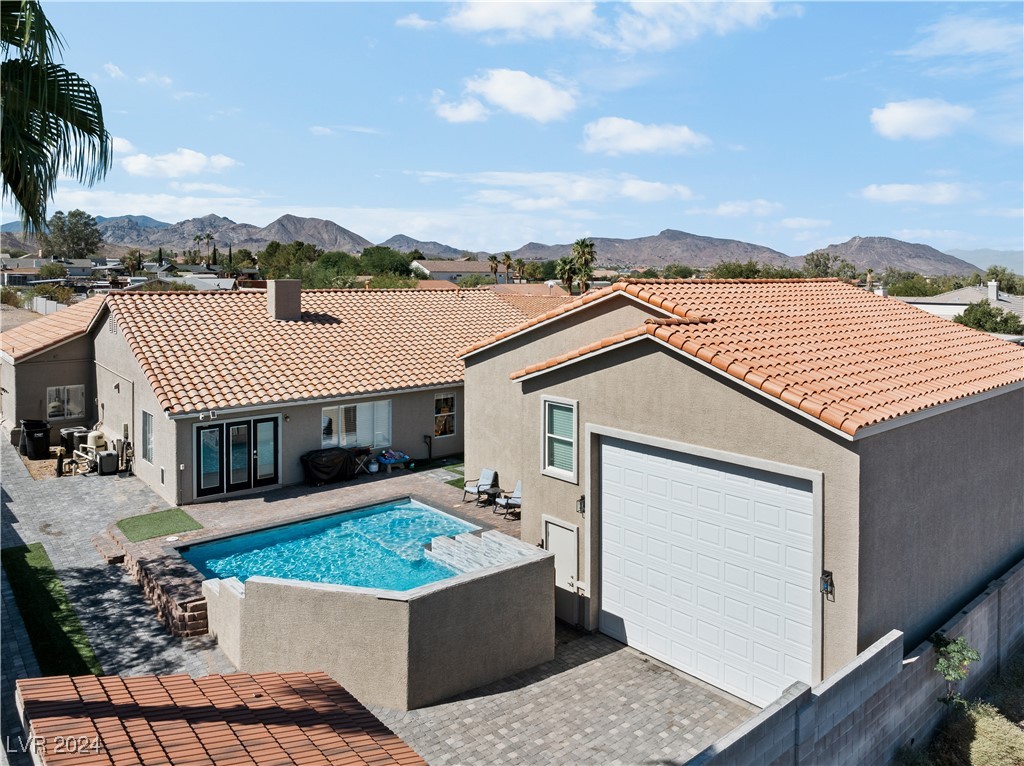 1210 San Eduardo Avenue