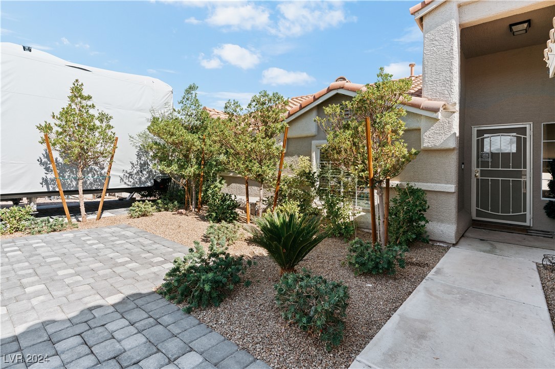 1210 San Eduardo Avenue