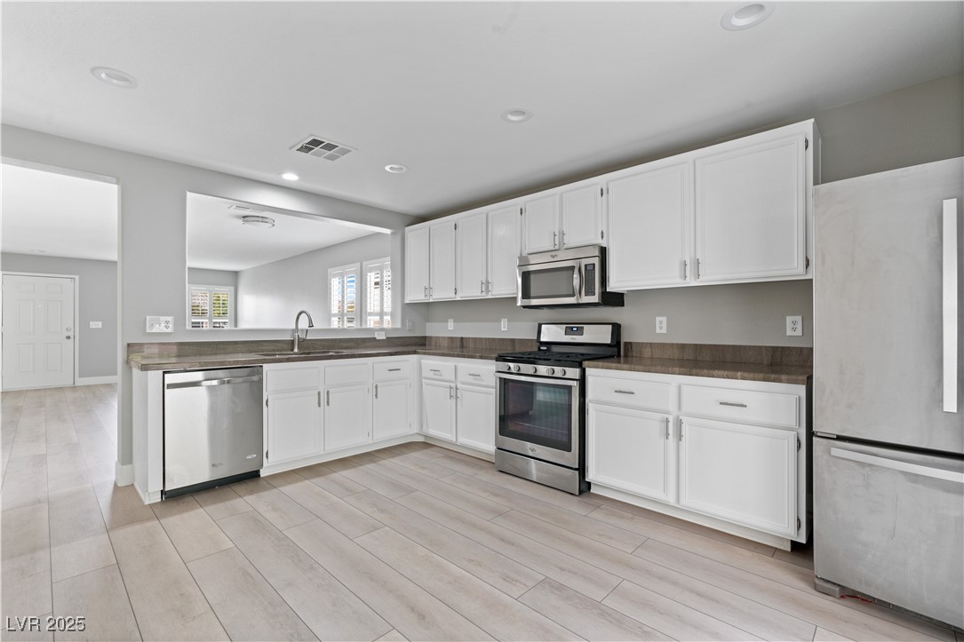 8016 Roundup Ridge Street