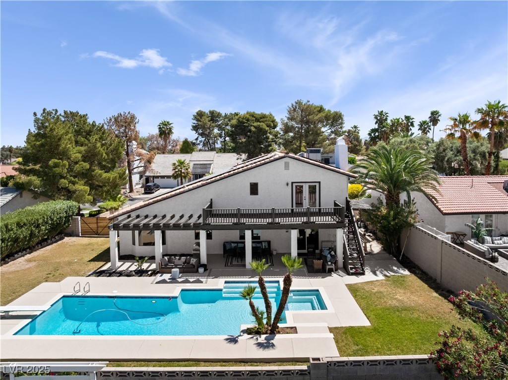 2425 Greens Avenue