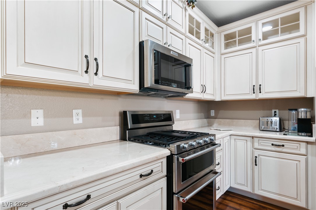 3185 Mura Del Prato Avenue