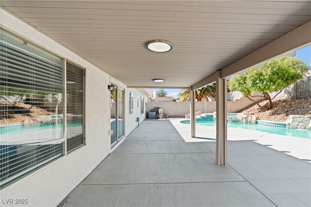 1910 Night Shadow Avenue