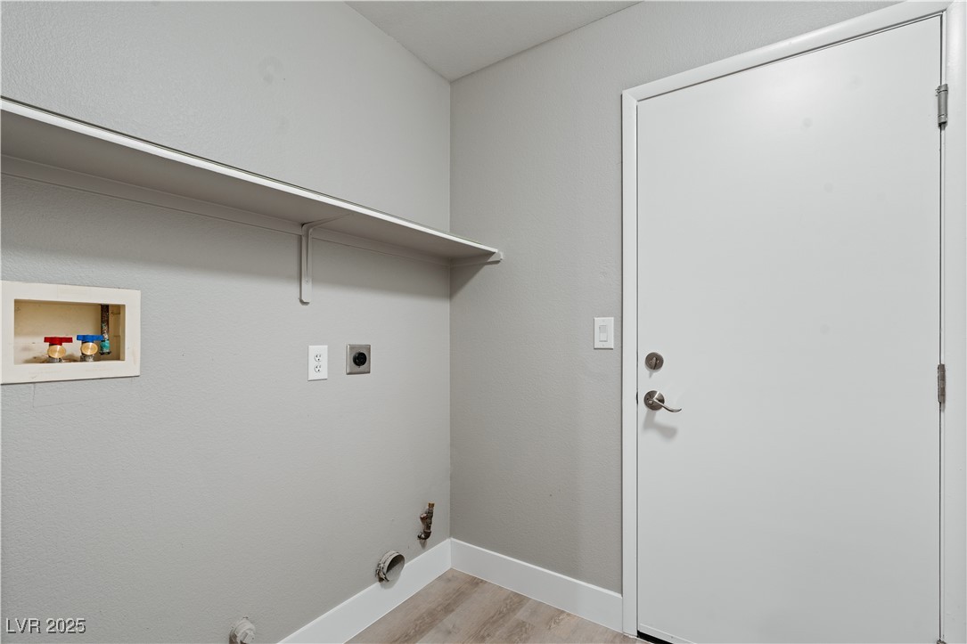 1910 Night Shadow Avenue