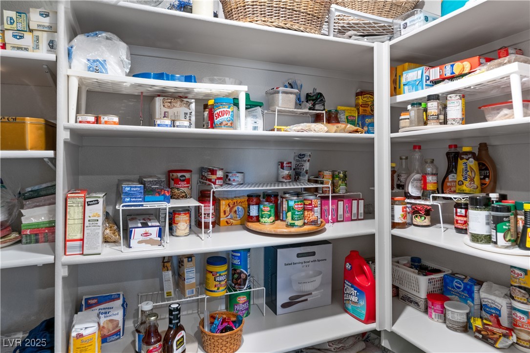 381 Oakey Crest Ridge Street